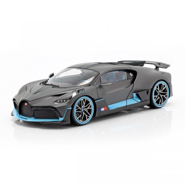 Bugatti Divo Baujahr 2018 mattgrau / hellblau 1:18