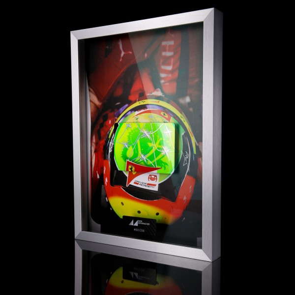 Mick Schumacher 2020 Bild mit handlackierter Carbonplatte Helm 2020