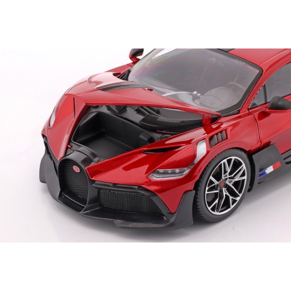 Bugatti Divo Year of construction 2018 red / black 1/18