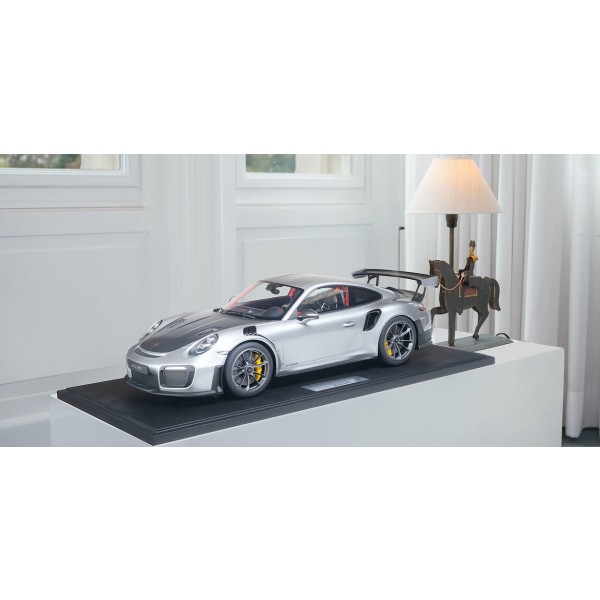 Porsche 911 (991.2) GT2 RS - 2018 - argento metallico 1/8