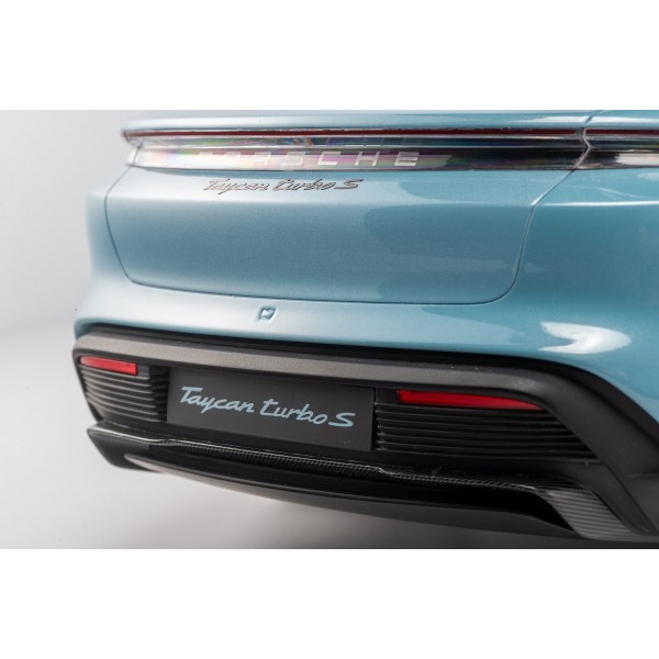 Porsche Taycan Turbo S - 2020 - Azul hielo metálico 1/8