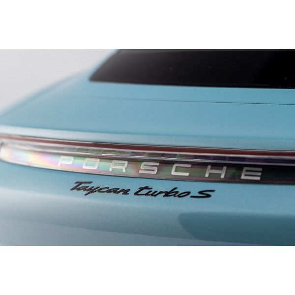 Porsche Taycan Turbo S - 2020 - Bleu givré métallique 1/8