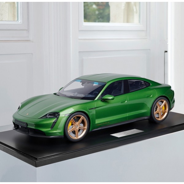 Porsche Taycan Turbo S - 2020 - Metallic mamba green 1/8