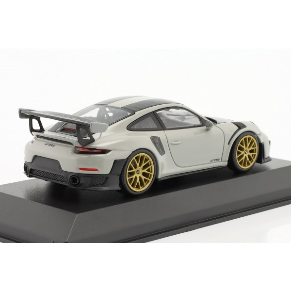 Porsche 911 GT2 RS Weissach Package 2018 tiza / llantas doradas 1/43