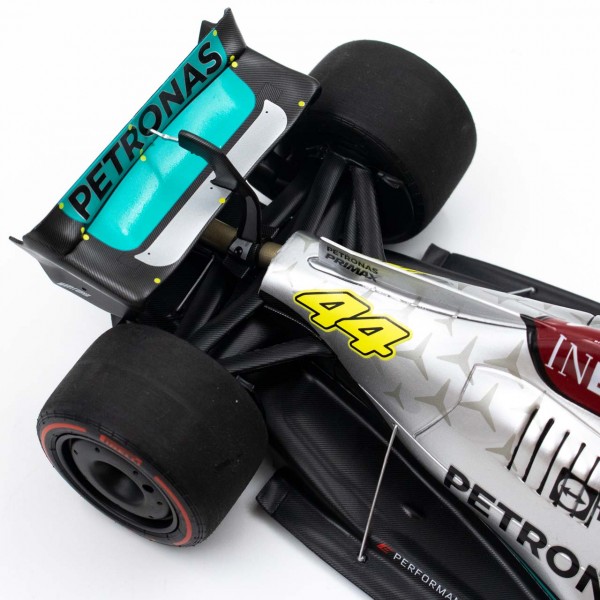 Lewis Hamilton Mercedes AMG Petronas W13 2022 1:18