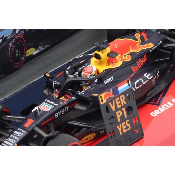 Max Verstappen Oracle Red Bull Racing RB19 Formula 1 Winner Bahrain GP 2023 Limited Edition 1/43