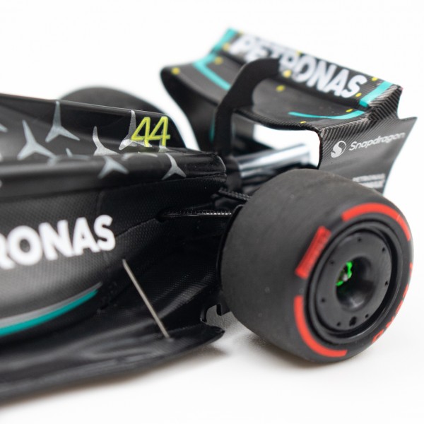 Mercedes AMG Petronas F1 Team W14 Hamilton / Russell 2023 1:43