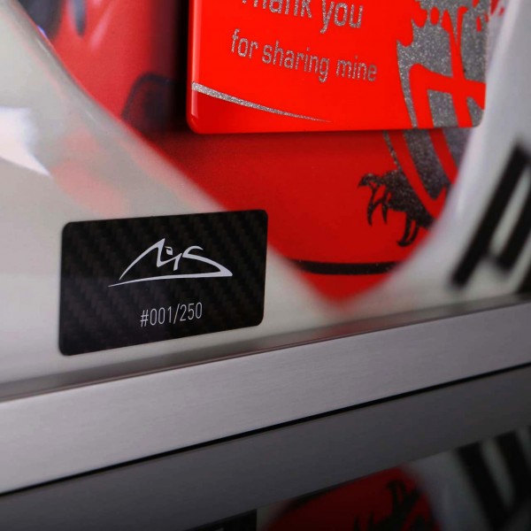 Michael Schumacher Bild mit handlackierter Carbonplatte Zitat Final Helm 2012