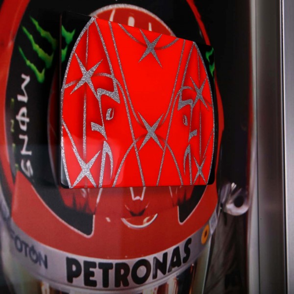 Cuadro de Michael Schumacher con casco de carbono pintado a mano 2012