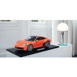 Porsche 911 (992) Carrera 4S - 2020 - Lava Orange 1/8