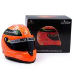 Michael Schumacher Casco Finale GP Formula 1 2012 1:2