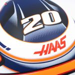 Kevin Magnussen Casco en miniatura Fórmula 1 2022 1/2
