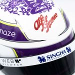 Zhou Guanyu Miniaturhelm Formel 1 2022 1:2