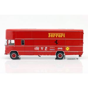 Rolfo OM 150 Scuderia Ferrari Racing transporter 1/18