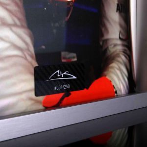 Michael Schumacher Bild mit handlackierter Carbonplatte Helm 2012